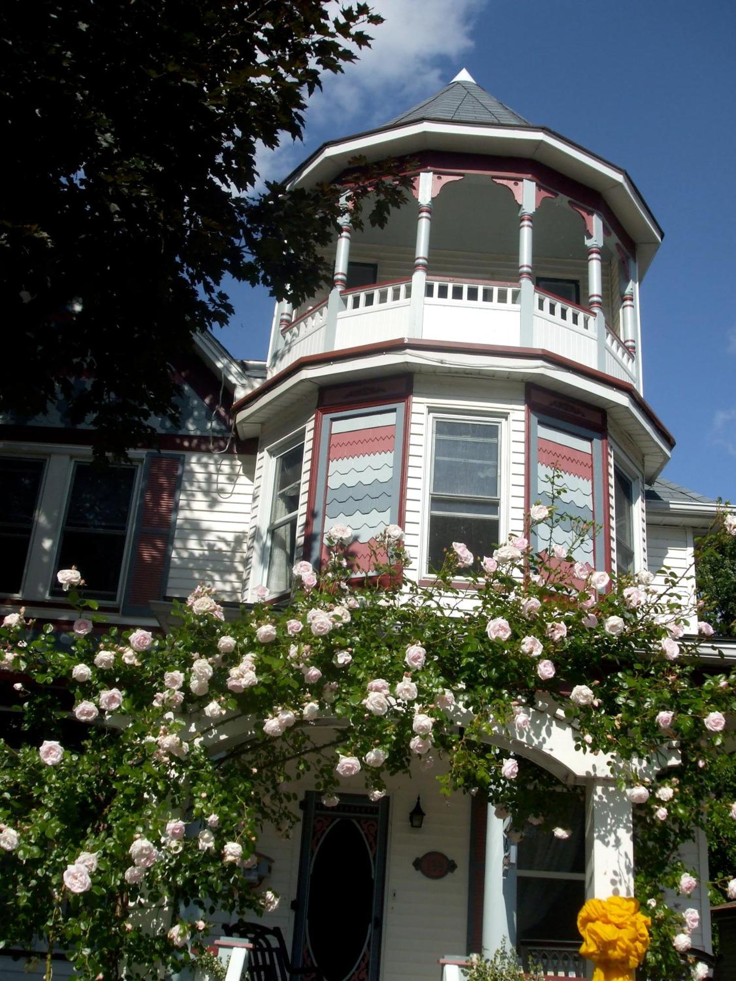Bondy House Bed & Breakfast Amherstburg Exterior foto