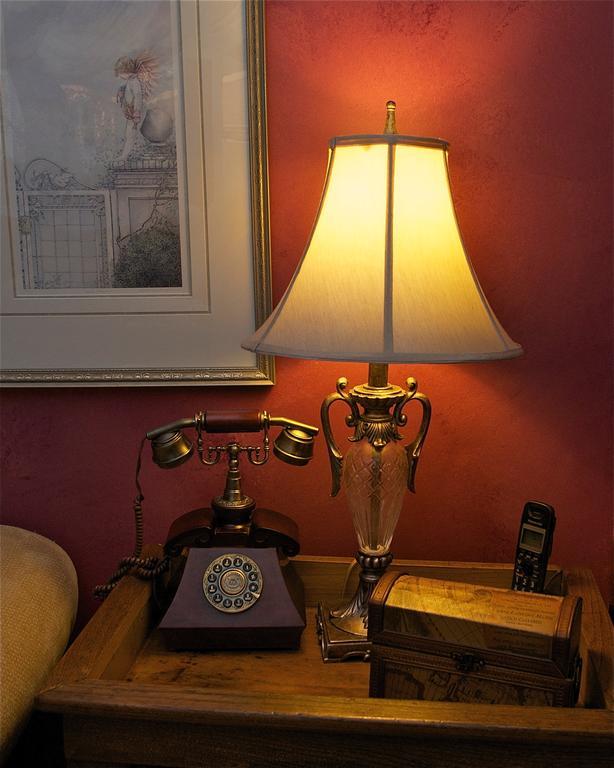 Bondy House Bed & Breakfast Amherstburg Exterior foto