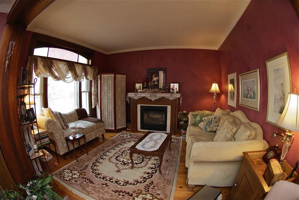 Bondy House Bed & Breakfast Amherstburg Exterior foto