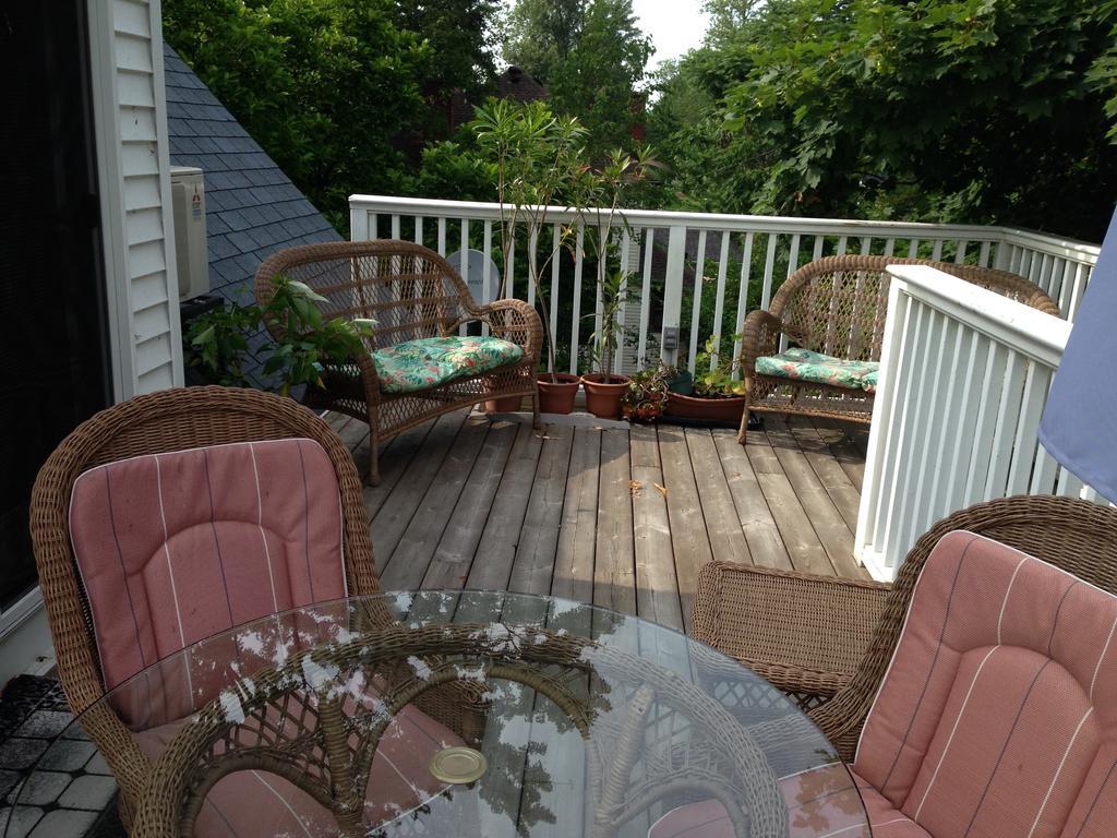 Bondy House Bed & Breakfast Amherstburg Exterior foto