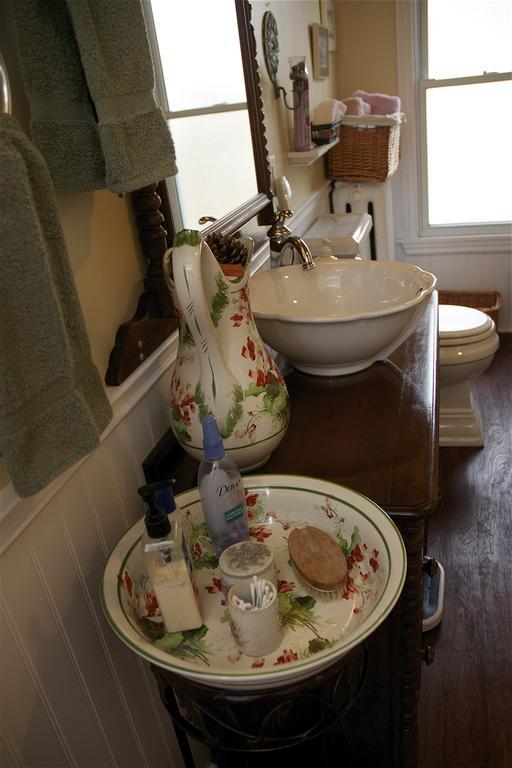 Bondy House Bed & Breakfast Amherstburg Exterior foto