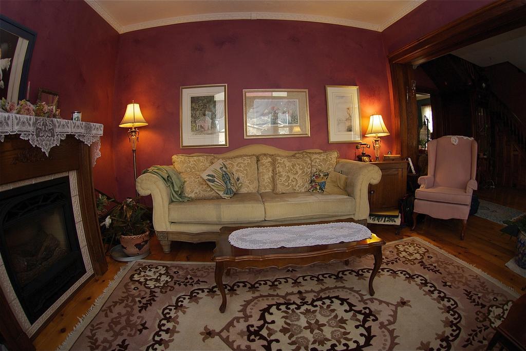 Bondy House Bed & Breakfast Amherstburg Exterior foto