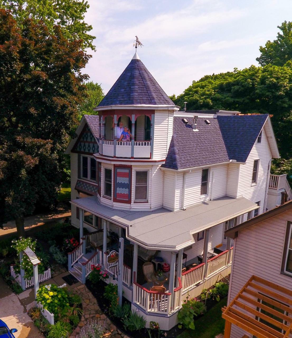 Bondy House Bed & Breakfast Amherstburg Exterior foto