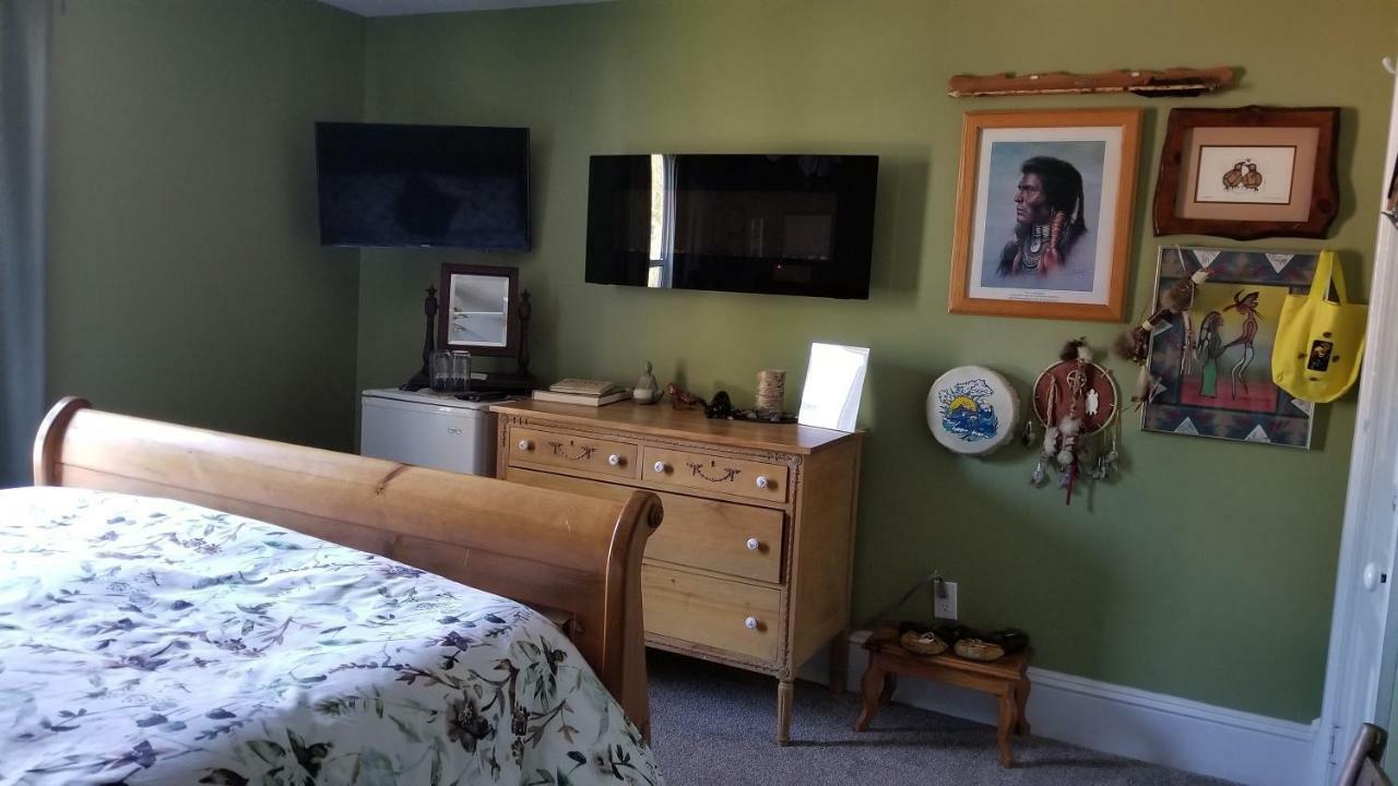 Bondy House Bed & Breakfast Amherstburg Exterior foto